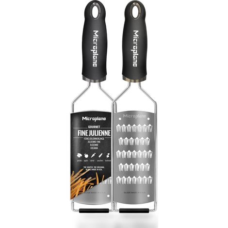 Microplane Grattugia da Cucina Mandolina Julienne fine Acciaio Inossidabile Nera Serie Gourmet Ideale per Carota, Raphanus, Zucchina, Patata, Mela e Barbabietola (1/5)