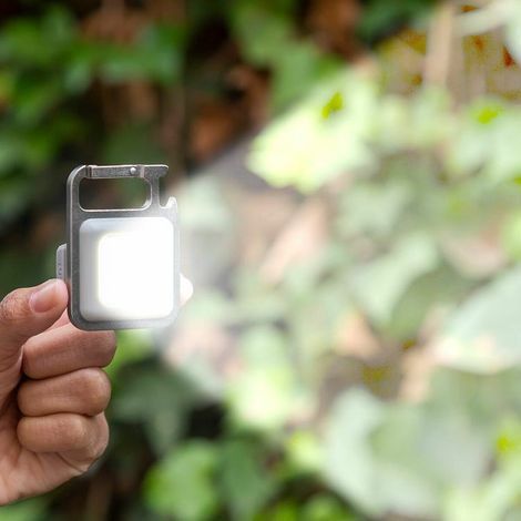 Micolth InnovaGoods Mini Torcia LED Ricaricabile e Magnetica 7 in 1 (1/3)