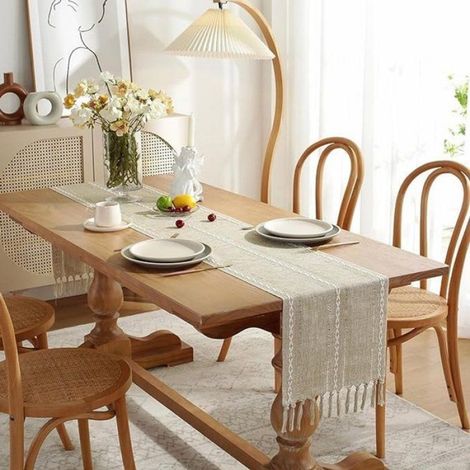 Chemin de table ajouré 150 cm, coton lin, jaune amande, décoration salle à manger avec pompons (1/4)