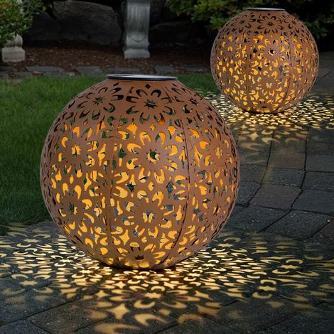 Lampe solaire décorative en métal rouille – Boule 20 cm avec piquet – Éclairage LED blanc chaud – Lot de 2 – IP44 pour extérieur (1/5)