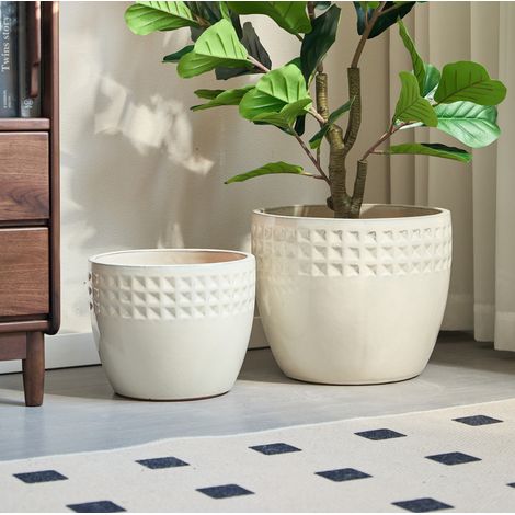 Set de 3 macetas Ø38/30.5/23 cm blanco crema en cerámica con relieve triangular, drenaje y resistencia a heladas (1/5)