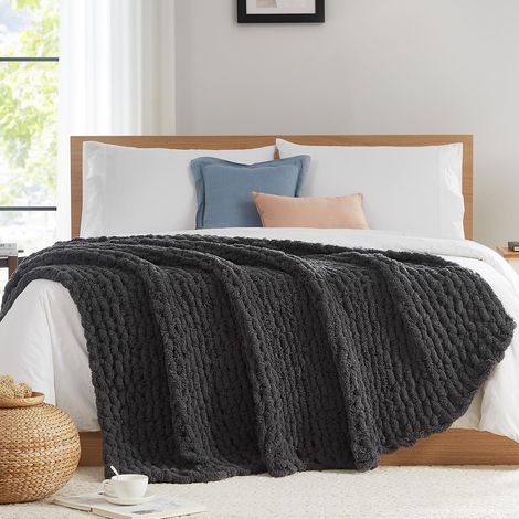 Couverture tricotée épaisse - Gris anthracite - 150 x 200 cm - Fil chenille doux - Couverture tricotée à la main - Couverture douillette au crochet pour canapé, lit et décoration d'intérieur (1/5)