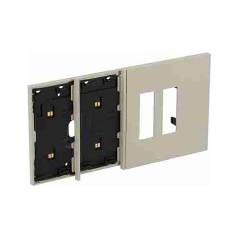Marco electrificado BTIKM8104M02 con tapa de doble enchufe Italia
