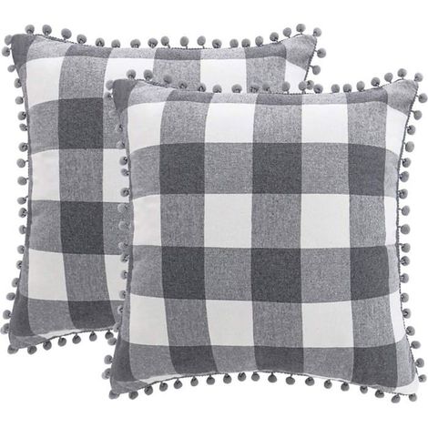 Set von 2 karierten Kissenbezügen mit dekorativen Pompons, 45 x 45 cm.