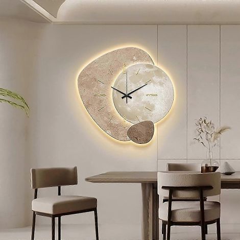 Grande horloge murale moderne avec télécommande et rétroéclairage LED finition imitation pierre et pendule doré beige 50 x 50 cm (WSLIHV) (1/5)