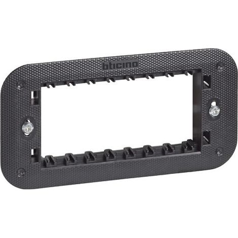 BTicino Living NOW Supporto 4 moduli fornito con valva di protezione - K4704