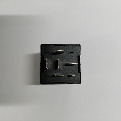 Relais automobile 12V 5A A11-3735025 (1/3)