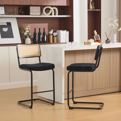 Juego de 2 taburetes de bar, asiento de chenilla, respaldo de madera y ratán, estructura metálica negra (1/5)