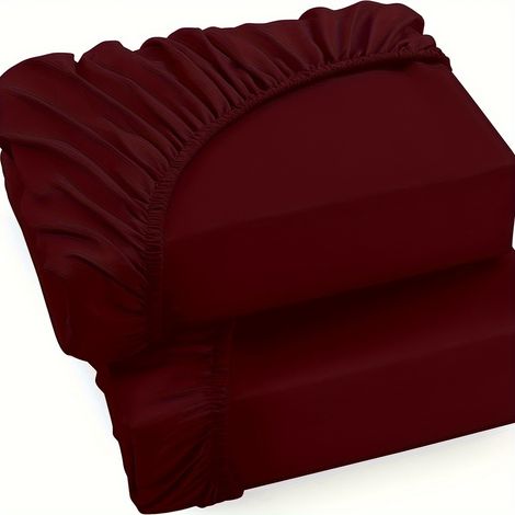 Lot de 2 draps en jersey 100 % coton (130 g/m²), hypoallergéniques et respirants, avec un volant de 30 cm. Dimensions : 160 x 200 cm. Coloris bordeaux. (1/5)