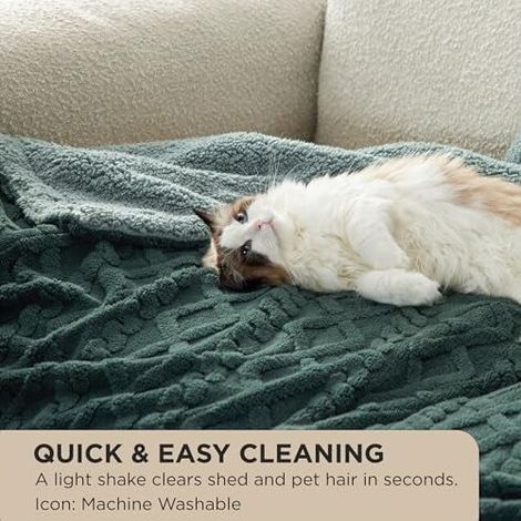 Manta de lana Sherpa Gentlesoft (doble, 60x80 pulgadas), verde oscuro, suave y mullida, de tejido jacquard con mechones, un cálido regalo de invierno y Navidad se puede combinar con la cama Cozy Bed.