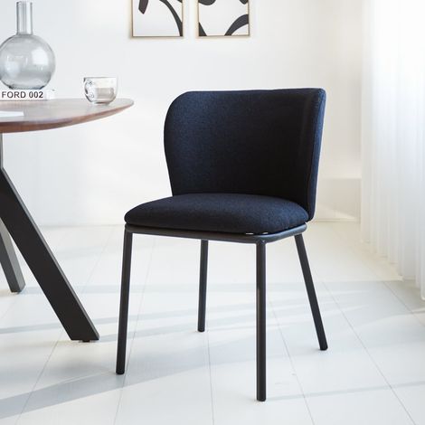 Chaise de salle à manger noire en tissu bouclé Tess - Sans (1/5)