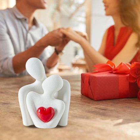 Figurines en céramique en forme de cœur représentant un couple, un cadeau de décoration idéal pour la Saint-Valentin, qui s'accorde parfaitement avec un style minimaliste moderne. (1/5)