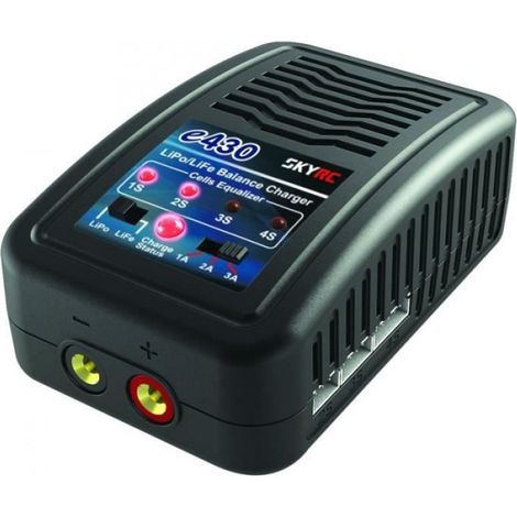 Chargeur SkyRC e430 AC pour batteries LiPo et LiFe 2-4S jusqu'à 3A-30W