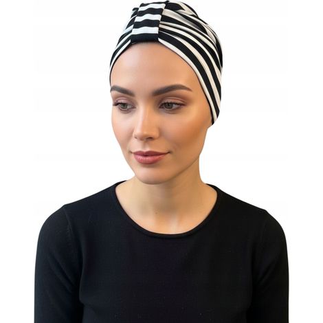 Turban féminin Emma Pass, un chapeau porté sur la tête également après une chimiothérapie (1/5)