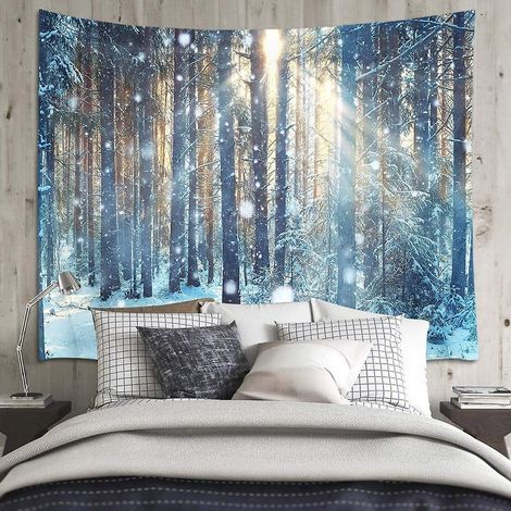 Wandteppich mit der Darstellung eines Wintersonnenuntergangs in einem verschneiten Wald, ideal zur Dekoration eines Wohnzimmers, Schlafzimmers, Badezimmers oder einer Party. (1/5)