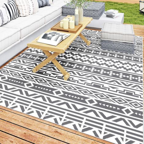 Tapis d'extérieur double face, motif géométrique, sac de rangement inclus, 182 x 274 cm, coloris gris et blanc. (1/5)
