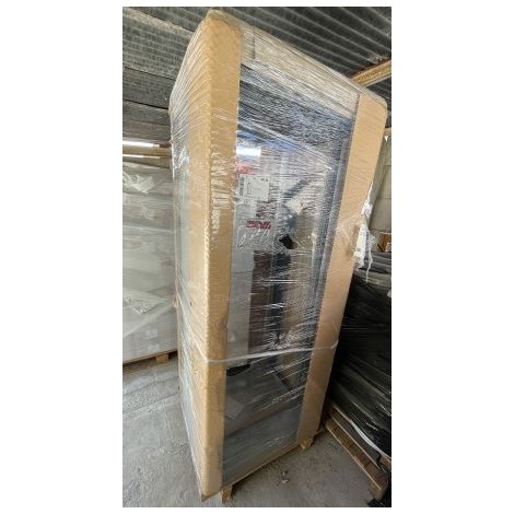 Baie serveur VDI 19'' 800x800mm hauteur 42U (2026mm) porte verre sans panneaux lateraux LCS² LEGRAND 046384