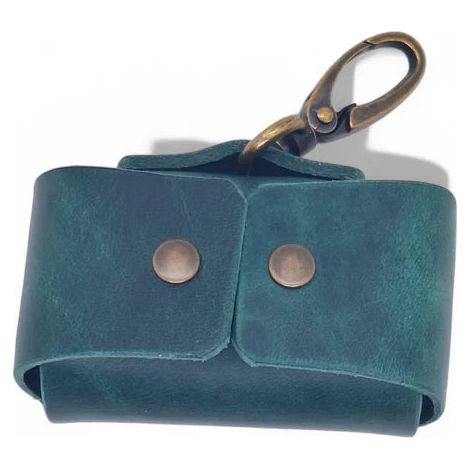 Distributeur de Sacs à Crottes pour Chien en Cuir Tanné Végétal Vert avec 1 Rouleau de Sacs - PANGIVO (1/5)