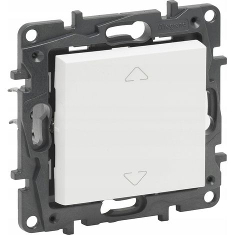 MODULO NILOE STEP CON PULSANTE BIANCO PER IL CONTROLLO DI TAPPETINI A 2 POSIZIONI 863143