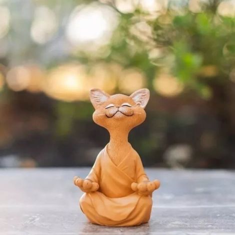 Figurine de chat, Chat heureux pour la méditation et le yoga, Chat zen en posture détendue (1/4)