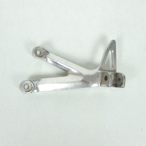 [PRODUIT D'OCCASION] Platine de repose pied passager gauche origine pour Moto Yamaha (1/5)