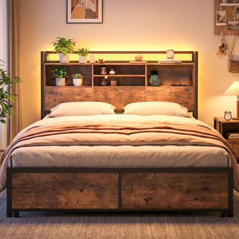 Lit double marron en métal avec éclairage LED, tête de lit avec rangement et station de charge pour chambre et appartement (1/5)