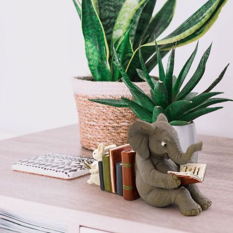 Elefant und Hase lesen zusammen, graue Harzfigur für Garten, Haus und Außendekoration, Rasenornament. (1/5)
