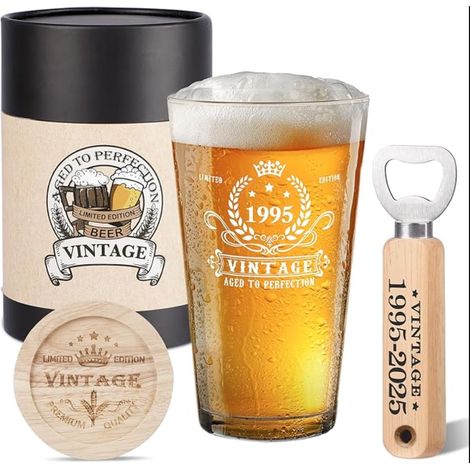Coffret cadeau anniversaire homme - Verre à bière vintage 1995 avec décapsuleur, dessous de verre et carte de vœux (1/5)