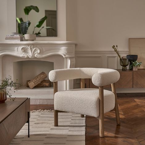 Fauteuil rond en chêne massif et tissu bouclette écrue