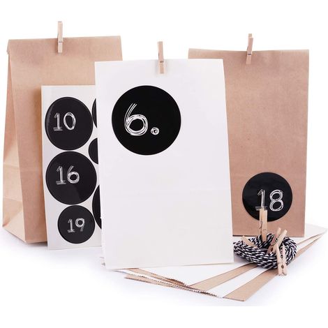 Pajoma Calendario dell'Avvento Moderno, 1 x 24 Sacchetti di Carta Kraft (Bianco/Marrone) da riempire, con Numeri Adesivi e mollette, Natale (1/4)
