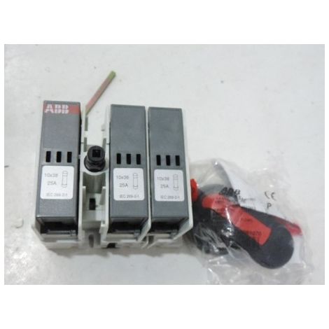 Inter sectionneur 3P fusible 25A 10X38mm avec commande frontale OS25FS3010 (916964) ABB 1SCA022534R1060