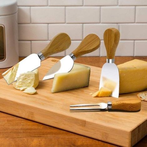 Set di 4 coltelli da formaggio, in bambù e acciaio inossidabile. (1/5)