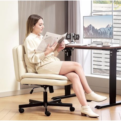 Chaise de bureau sans accoudoirs en similicuir beige 63x67x83-93 cm, pivotante 360°, bascule, assise réglable 47-57 cm (1/5)