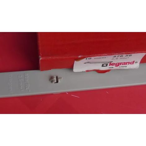 1 PORTE EMBOUT PINCE à Sertir les Embouts 2,5 mm² LEGRAND 37684