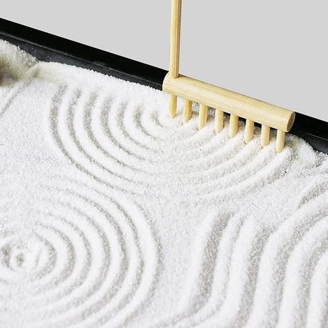 râteaux de jardin en bambou - râteau à sable zen - râteau de jardin - Sable et bambou - bureau, table (1/2)