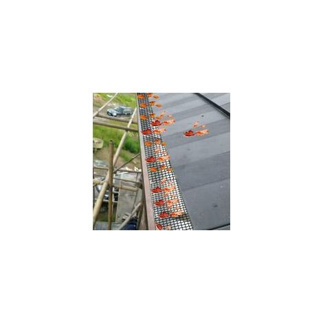 Filet de sécurité pour toiture, 6 mètres x 16 centimètres – matériau PVC gris durable – comprend 15 crochets – se coupe facilement à la longueur souhaitée. (1/5)