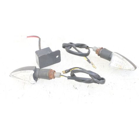 [PRODUIT D'OCCASION] CLIGNOTANT AVANT HONDA CBF 500 2004 - 2007 (1/5)