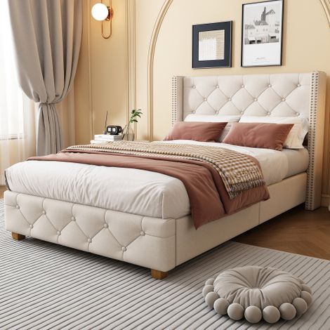 Letto imbottito 90200 cm con rete a doghe e testiera, rivestimento con bottoni e borchie decorative, gambe in legno, lino, beige (VECCHIO CODICE: 3099934AAA)
