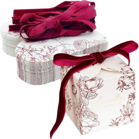 Set di 30 scatoline quadrate rosse e bianche per caramelle da matrimonio con nastri (1/5)