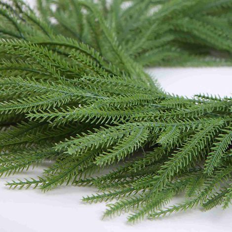 Künstlicher Norfolk-Kiefernkranz, 60 cm, künstlicher grüner Weihnachtskranz für die Haustür, einfarbig