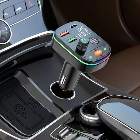 Émetteur FM Voiture avec Appel Mains Libres, 3 Ports de Charge et Lecteur MP3 Bluetooth