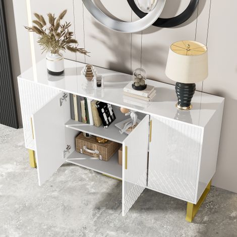Buffet blanc avec 4 portes, poignées et pieds dorés, motif géométrique