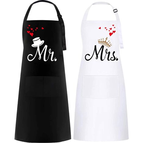 2 Pièces Couple Tablier Humour pour Homme Femme Blanc et Noir Tablier de Cuisine avec 2 Poche Imperméables Tablier Réglable Cadeau (1/4)