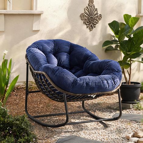 Fauteuil à bascule en rotin bleu marine avec coussin en acier (1/5)