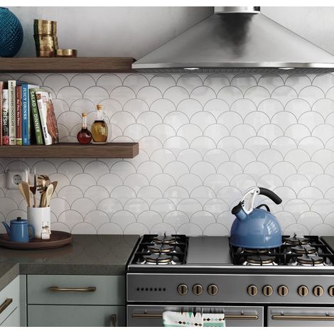 Carrelage mural faïence écaille 12x10.6cm – Effet graphique blanc brillant – Boîte de 0.37 m² – Pour espaces modernes – Equipe