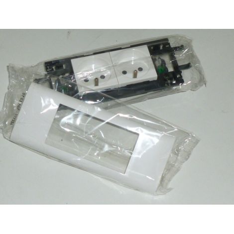 Prises Legrand Mosaic avec plaque et support pour DLP couv 65 - 2x2P+T -bornes auto - Legrand (077352) (1/2)