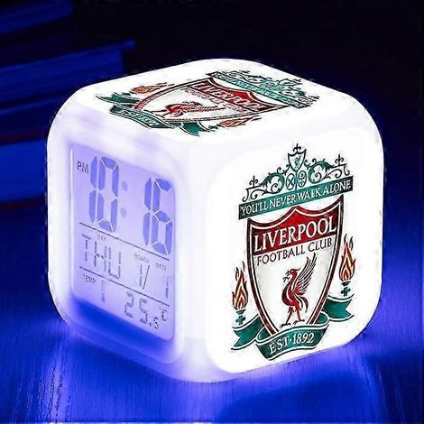 Réveil LED sur le thème du football, idéal pour les clubs sportifs. Horloge numérique lumineuse à 7 couleurs, mini-réveil pour enfants, horloge de chevet. (1/4)