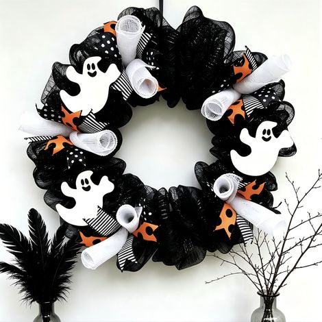 Couronne Halloween résille noire fantômes blancs 45×45 cm, ruban décoratif, décoration de porte