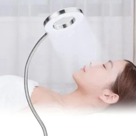 Ansteckbare LED-Schreibtischlampe mit integrierter Beleuchtung zum Lesen, Arbeiten, für Beauty-Anwendungen, Nageldesign und Selfies. USB-Anschluss, silberfarben. (1/5)