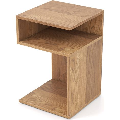 Tavolino a forma di S con 2 ripiani a giorno, in legno naturale.